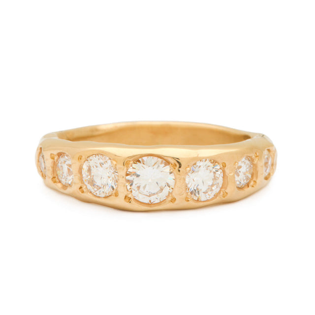 Tapered diamond band. Johanna Brierley Jewellery Design. 